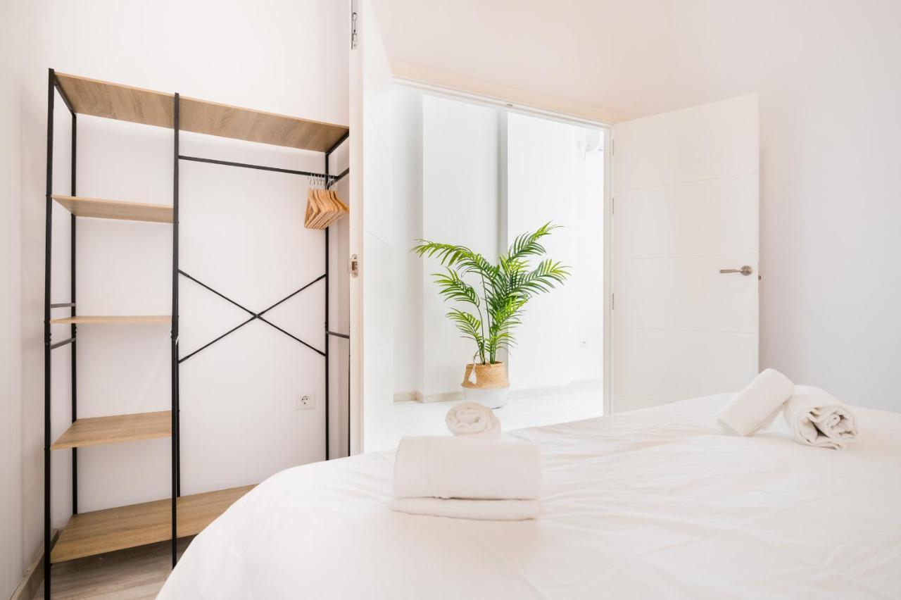 Duplex With Terrace- 2bd 2bth- Arenal * Séville